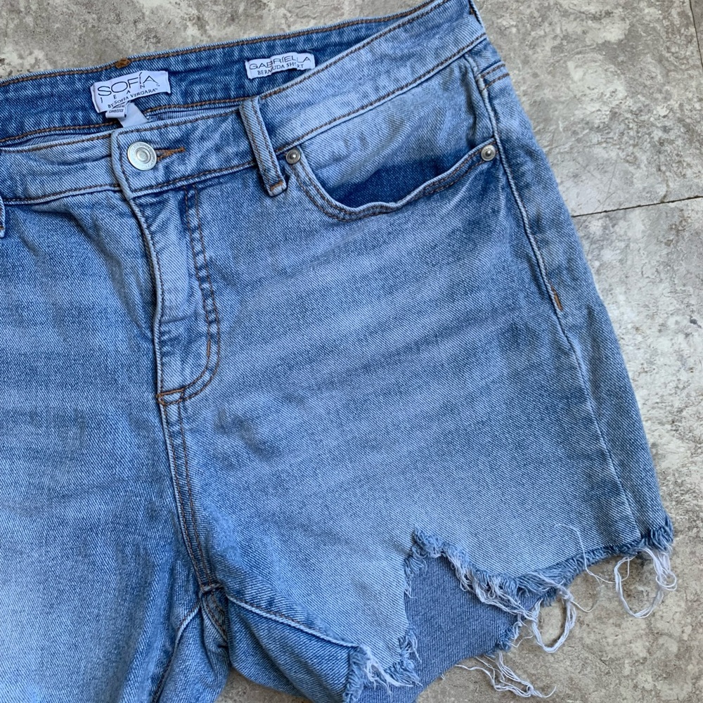 Sofia Vergara Gabriella Shorts Size 10 - Picture 2 of 7
